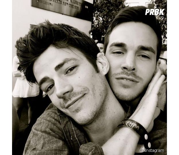 Chris Wood et Grant Gustin étaient amis avant d'être acteurs