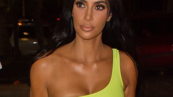 Kim Kardashian complexée par la taille de ses fesses : elle en pleure tous les jours
