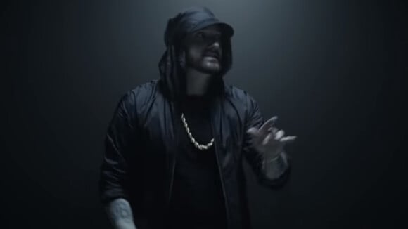 Clip "Venom" : Eminem se transforme en extraterrestre pour le film avec Tom Hardy