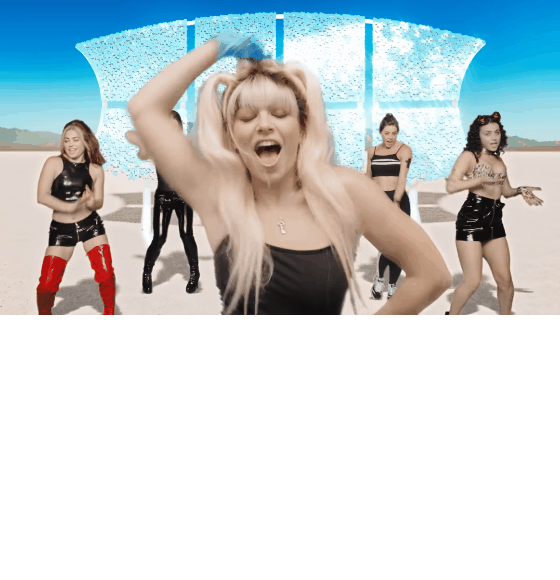 Clip "1999" : Charli XCX en mode Spice Girls
