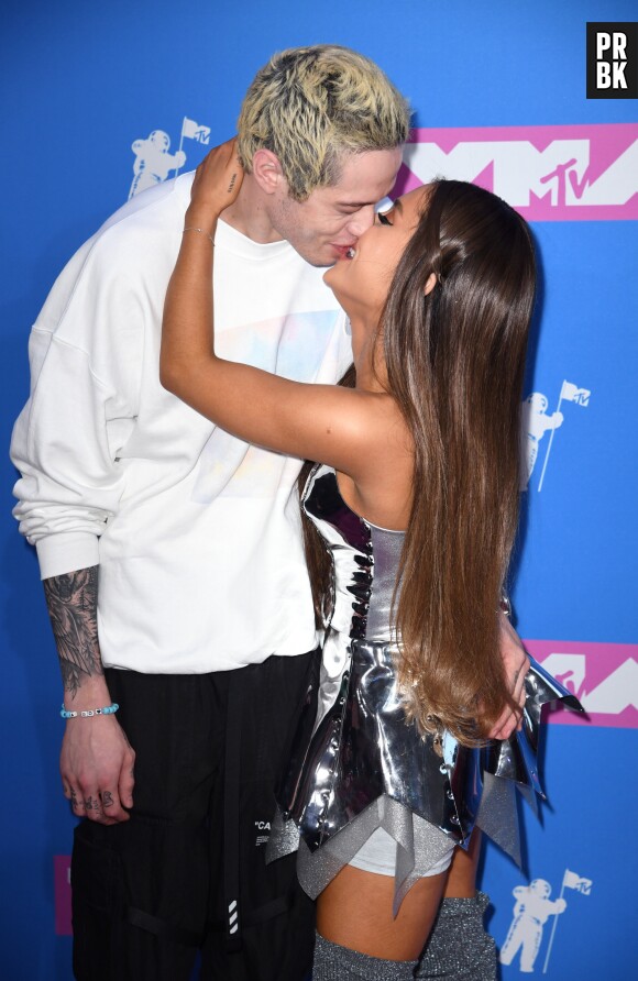 Ariana Grande séparée de Pete Davidson : elle le tacle et recouvre leur tatouage commun