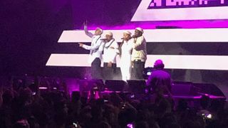 Black Eyed Peas annoncent la sortie d'un nouvel album en plein concert à Paris ?