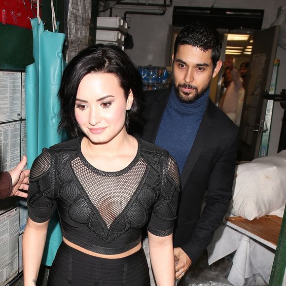 Demi Lovato pourrait se remettre en couple avec son ex Wilmer Valderrama, elle ne sortirait pas avec le designer Henry Levy.