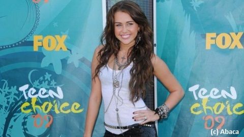 Miley Cyrus et Ashley Greene s’éclatent à Paris