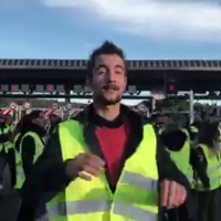 Gilets jaunes : "C'est la merde", le rap de ce manifestant fait le buzz