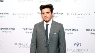 Brooklyn Beckham en couple avec le sosie de sa mère ? Les internautes perplexes