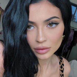 Kylie Jenner : son record de likes sur Instagram battu par un oeuf, elle réagit.