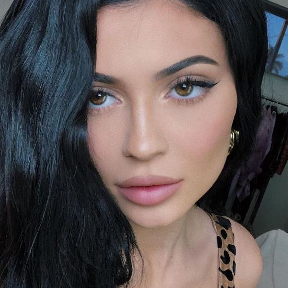 Kylie Jenner : son record de likes sur Instagram battu par un oeuf, elle réagit.