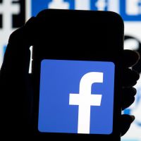 Facebook aurait payé des ados... volontaires pour se faire espionner sur leur smartphone