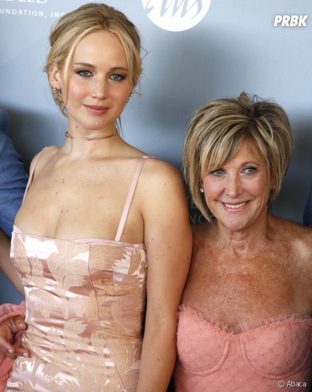Ces stars qui posent avec leur famille sur un tapis rouge : Jennifer Lawrence et sa mère Karen