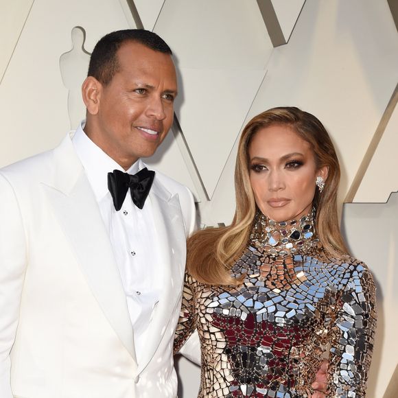 Jennifer Lopez fiancée et trompée par Alex Rodriguez ? Un ancien coéquipier l'accuse publiquement