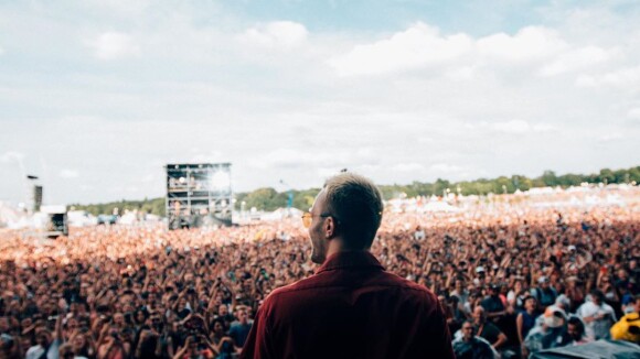 Squeezie, Joyca, Kezah & Freddy ont mis le feu aux Solidays avec "Bye bye" et "Mirador"