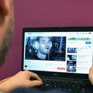 Selon cette étude, le nouveau métier de rêve des enfants est... YouTubeur/Vloggeur