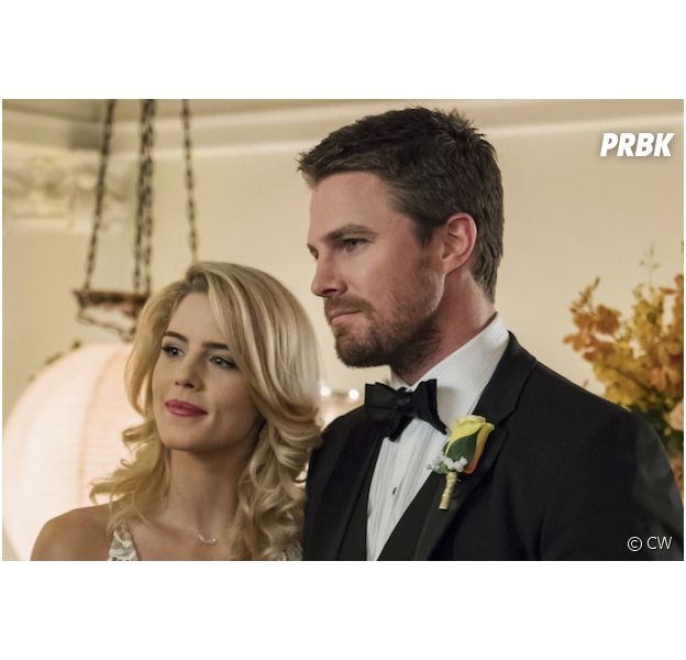 Arrow saison 8 : Emily Bett Rickards (Felicity) de retour ? Stephen Amell se confie