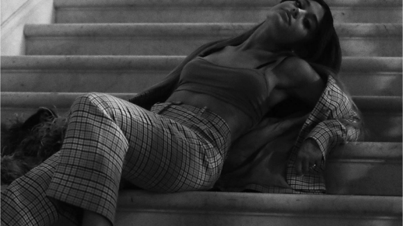 Ariana Grande tease le clip de "Boyfriend", son nouveau single