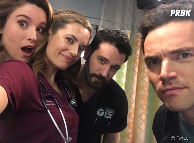 Ian Harding et l'équipe de Chicago Med