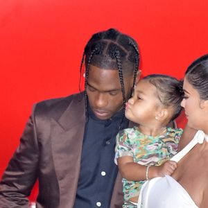 Travis Scott infidèle à Kylie Jenner ? Il répond aux rumeurs