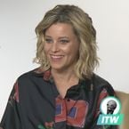 Elizabeth Banks (Charlie's Angels) : "Kristen Stewart est très drôle dans la vie" (Interview)