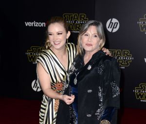 Billie Lourd et Carrie Fisher sur le tapis-rouge de Star Wars 7 : le Réveil de Force