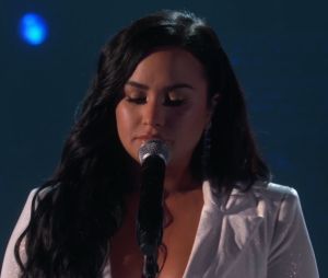 Demi Lovato en larmes pour son grand retour sur scène aux Grammy Awards 2020
