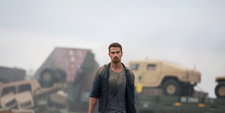 Theo James dans How it Ends