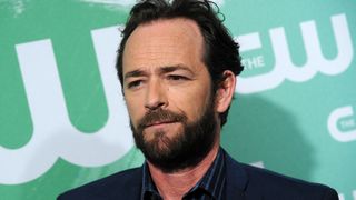 Luke Perry : un an après sa mort, les acteurs de Beverly Hills lui rendent hommage
