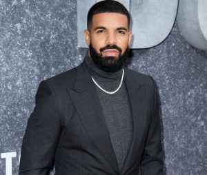 Drake dévoile une partie de sa collection de sneakers