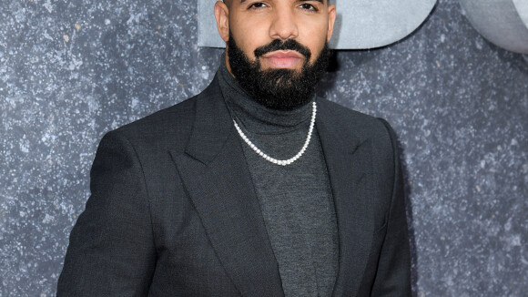 Drake dévoile une partie de sa collection de sneakers, et le rappeur a de vrais trésors