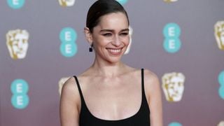 Emilia Clarke vous invite à dîner virtuellement pour la bonne cause !