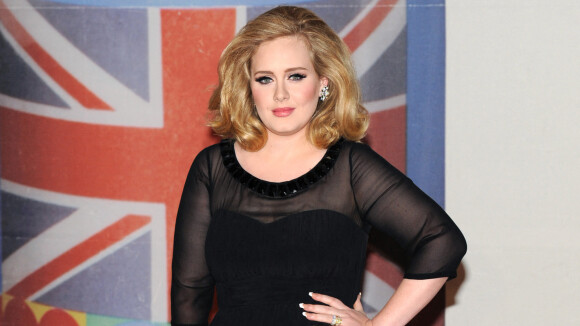 Adele amincie : elle dévoile son incroyable perte de poids sur une photo
