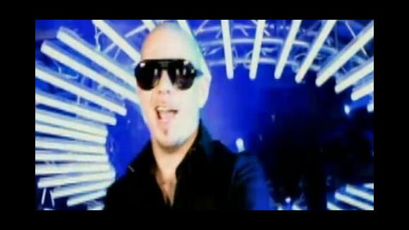 Pitbull et T-Pain ... Regardez le clip Hey Baby Drop It To The Floor