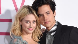 Cole Sprouse et Lili Reinhart faussement accusés d'agressions sexuelles, ils s'expriment