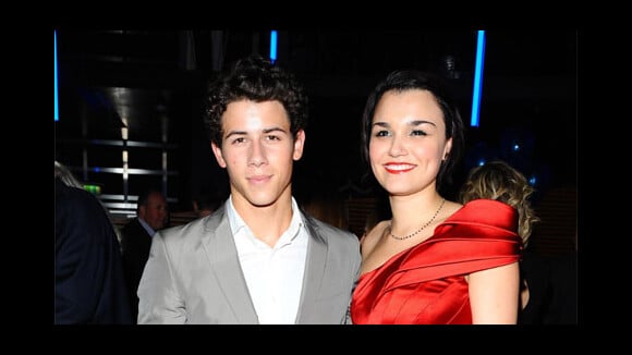 Joe des Jonas Brothers et Ashley Greene ... ils ont rencontré la nouvelle copine de Nick