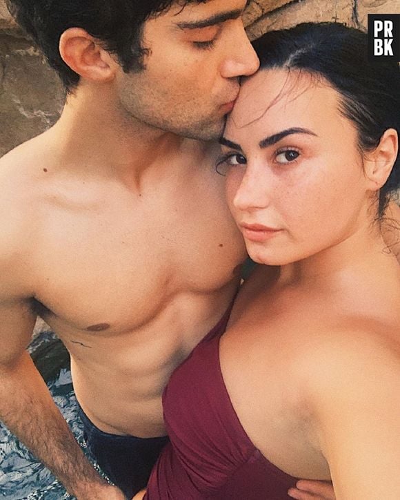 Demi Lovato fiancée à Max Ehrich : la chanteuse a dit oui à son futur mari et dévoile la bague de fiançailles