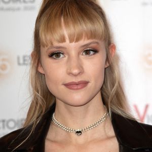 Angèle fait son coming out sur Instagram et officialise son couple avec Marie Papillon