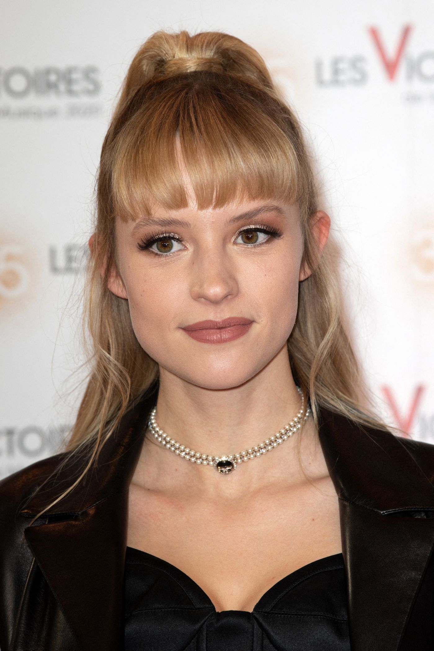 Angele Fait Son Coming Out Sur Instagram Et Officialise Son Couple Purebreak