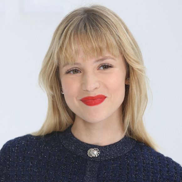 Angèle fait son coming out sur Instagram et officialise son couple avec Marie Papillon