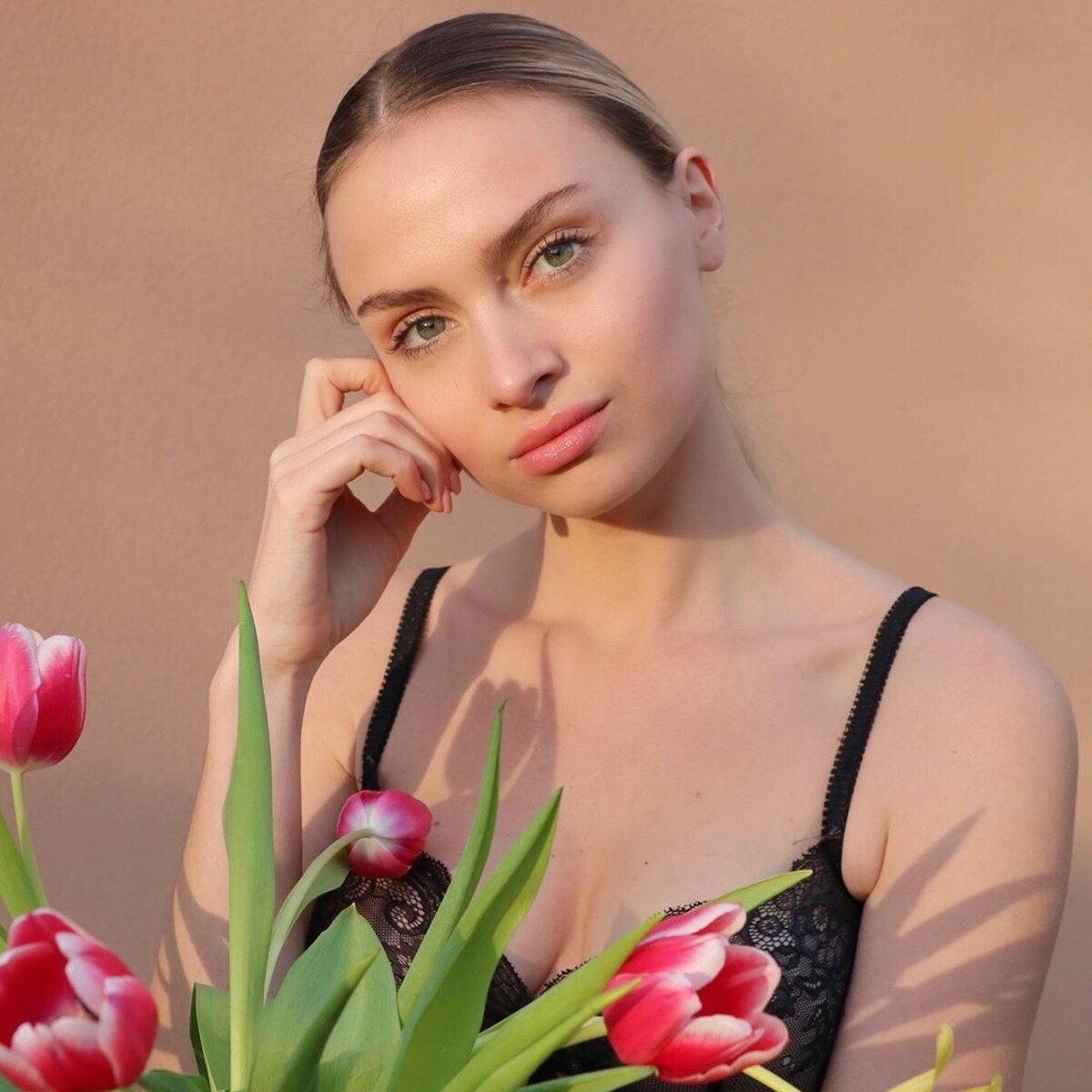 Aurélie Pons (Ici tout commence) en couple avec un mannequin espagnol :  voici son petit ami Carlos - PureBreak