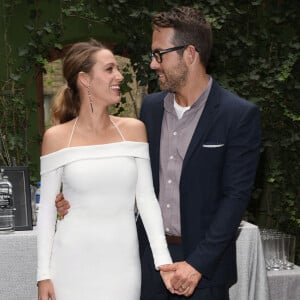 Ryan Reynolds a enfin vu Green Lantern : il trolle le film en disant ce qu'il en pense vraiment et rappelle qu'il y a rencontré sa femme Blake Lively