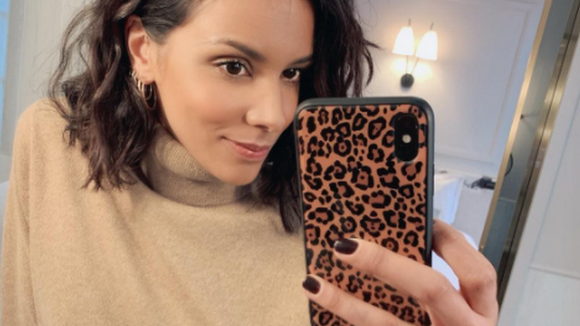 Selfies miroir : la vérité sur les photos des influenceurs dévoilée (et c'est choquant)