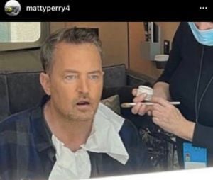 Friends de retour : Matthew Perry (Chandler) dévoile une photo des retrouvailles... puis la supprime