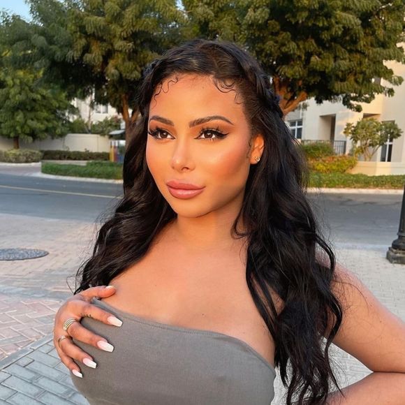 Maëva Ghennam encore arrêtée pour une tenue jugée trop sexy : elle s'explique