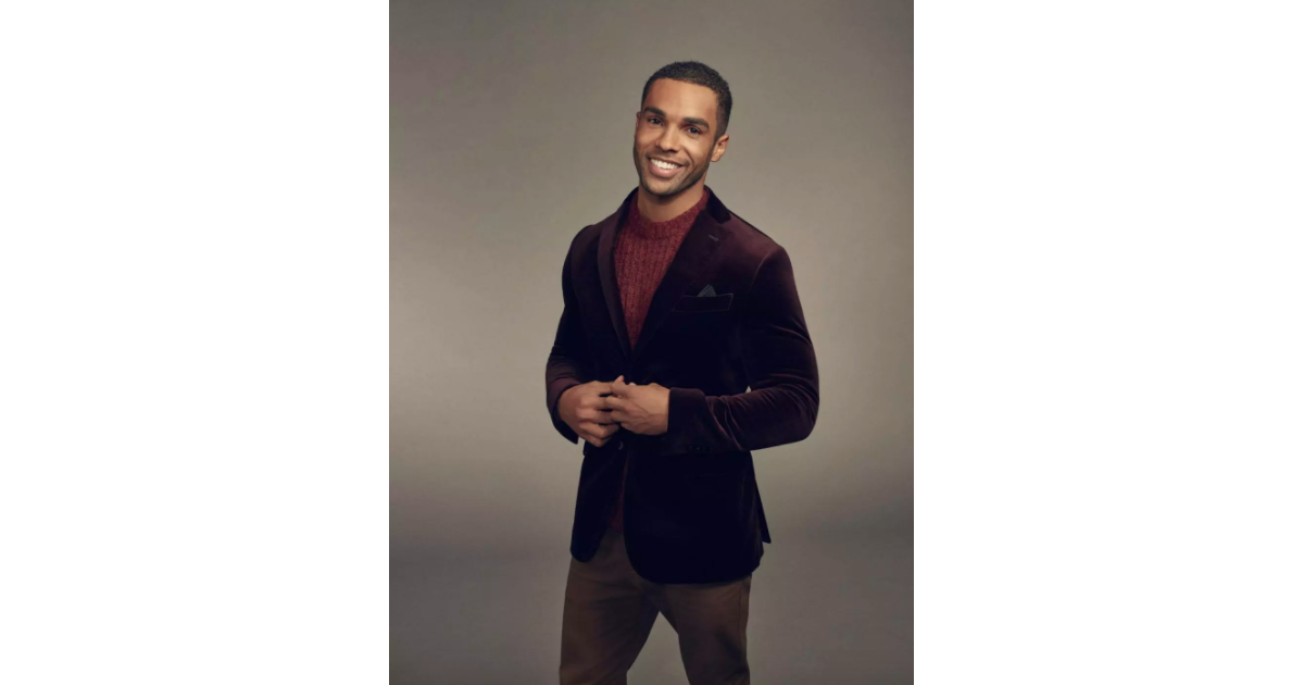 Emily In Paris Saison 2 Vf Emily in Paris saison 2 : Lucien Laviscount (Katy Keene) au casting