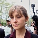 Allison Mack (Smallville) accusée de trafic sexuel et condamnée à 3 ans de prison