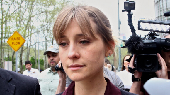 Allison Mack (Smallville) accusée de trafic sexuel et condamnée à 3 ans de prison