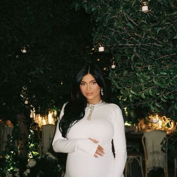 Kylie Jenner dévoile des photos de sa baby shower le 14 janvier 2022 sur Instagram