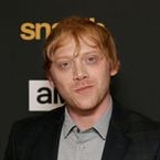 Rupert Grint dévoile une rare photo de sa fille... sur le tournage de la série horrifique Servant