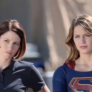 Chyler Leigh et Melissa Benoist dans la série Supergirl