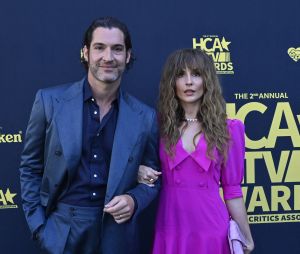 Tom Ellis et sa femme Meaghan Oppenheimer aux HCA Awards : il dévoile un nouveau look capillaire