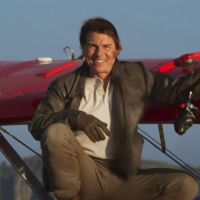 &quot;Ce type est fou&quot; : Tom Cruise debout sur un avion en plein vol, sa nouvelle cascade hallucinante
